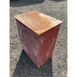 'Lay test' Bibby storage bin. - THIS LOT IS TO BE COLLECTED BY APPOINTMENT FROM DUGGLEBY STORAGE, GREAT HILL, EASTFIELD, SCARBOROUGH, YO11 3TX