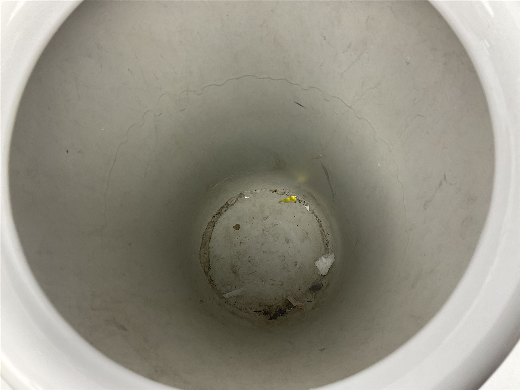 Blue and white umbrella/stick stand decorated with a floral pattern, H46cm