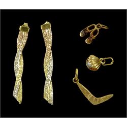 Pair of 18ct gold pendant stud earrings, 18ct gold shell charm and two 9ct gold charms including boomerang and pair of boots
