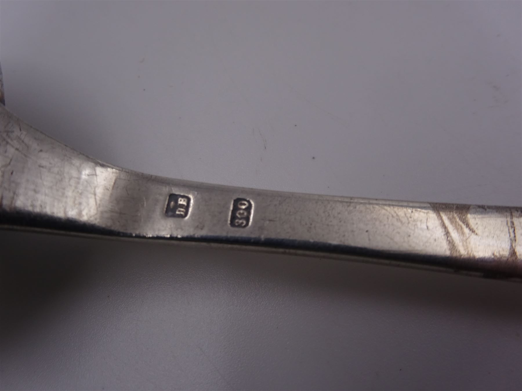 Modern Continental silver Hanoverian pattern cutlery for two place settings, to include two table forks, two silver handled knives, two table spoons and two other spoons, stamped DB 800