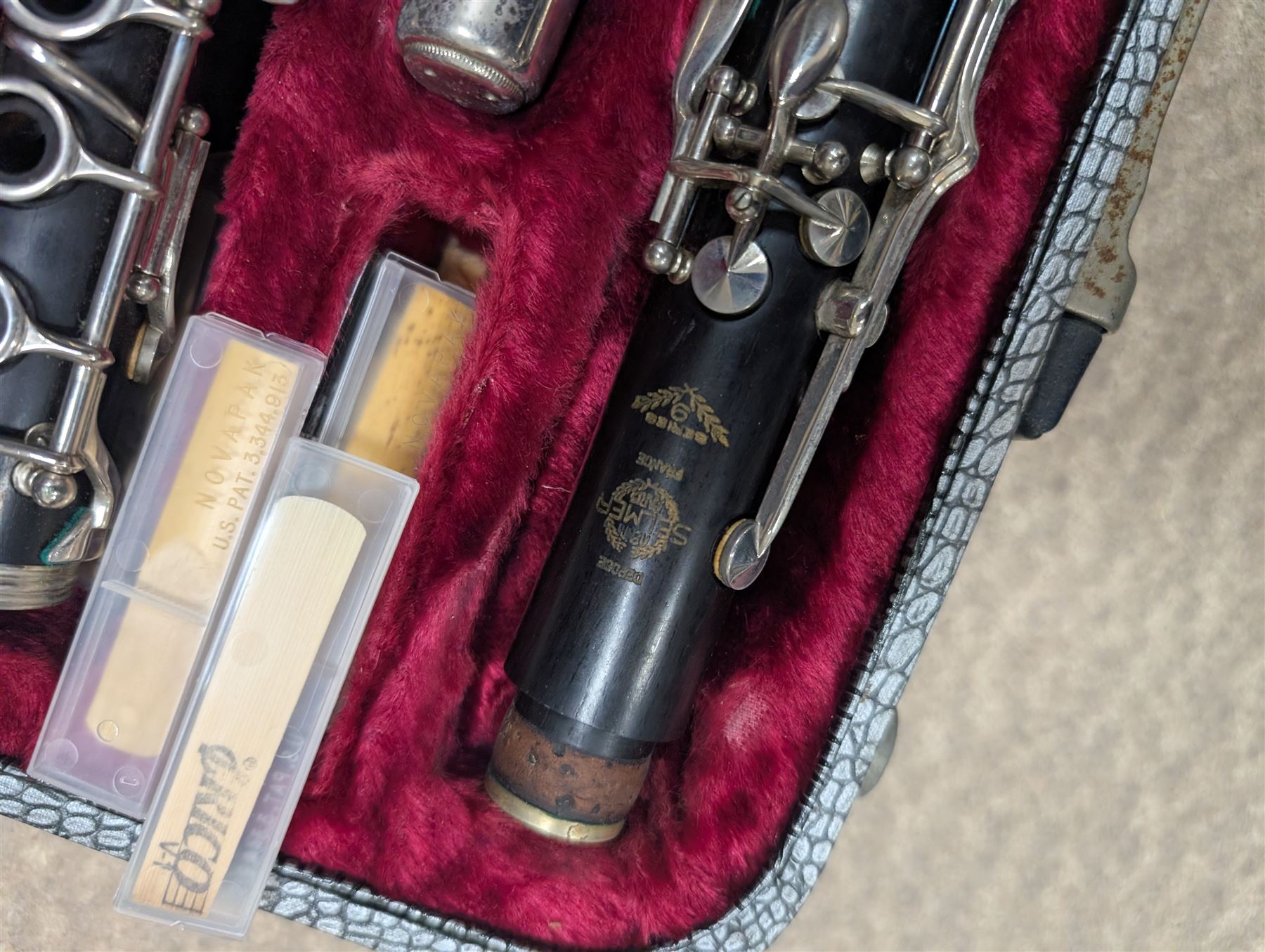 Carlo Ricordo bowl back mandolin, Selmer clarinet and a Boosey & Hawkes clarinet, all cased