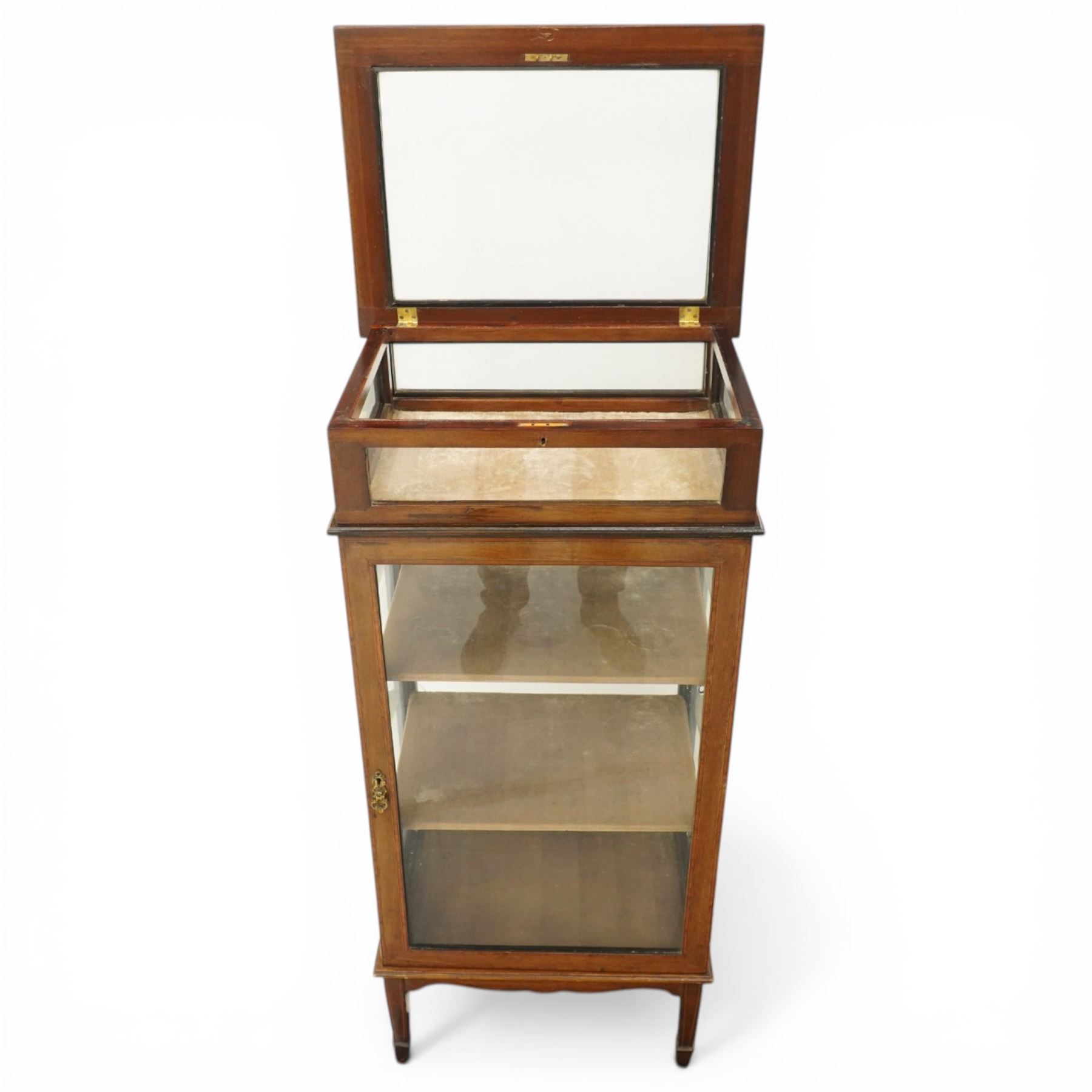 Edwardian inlaid mahogany glass cabinet with bijouterie upper section, four tier design with velvet lined interior shaped apron raised on spade feet