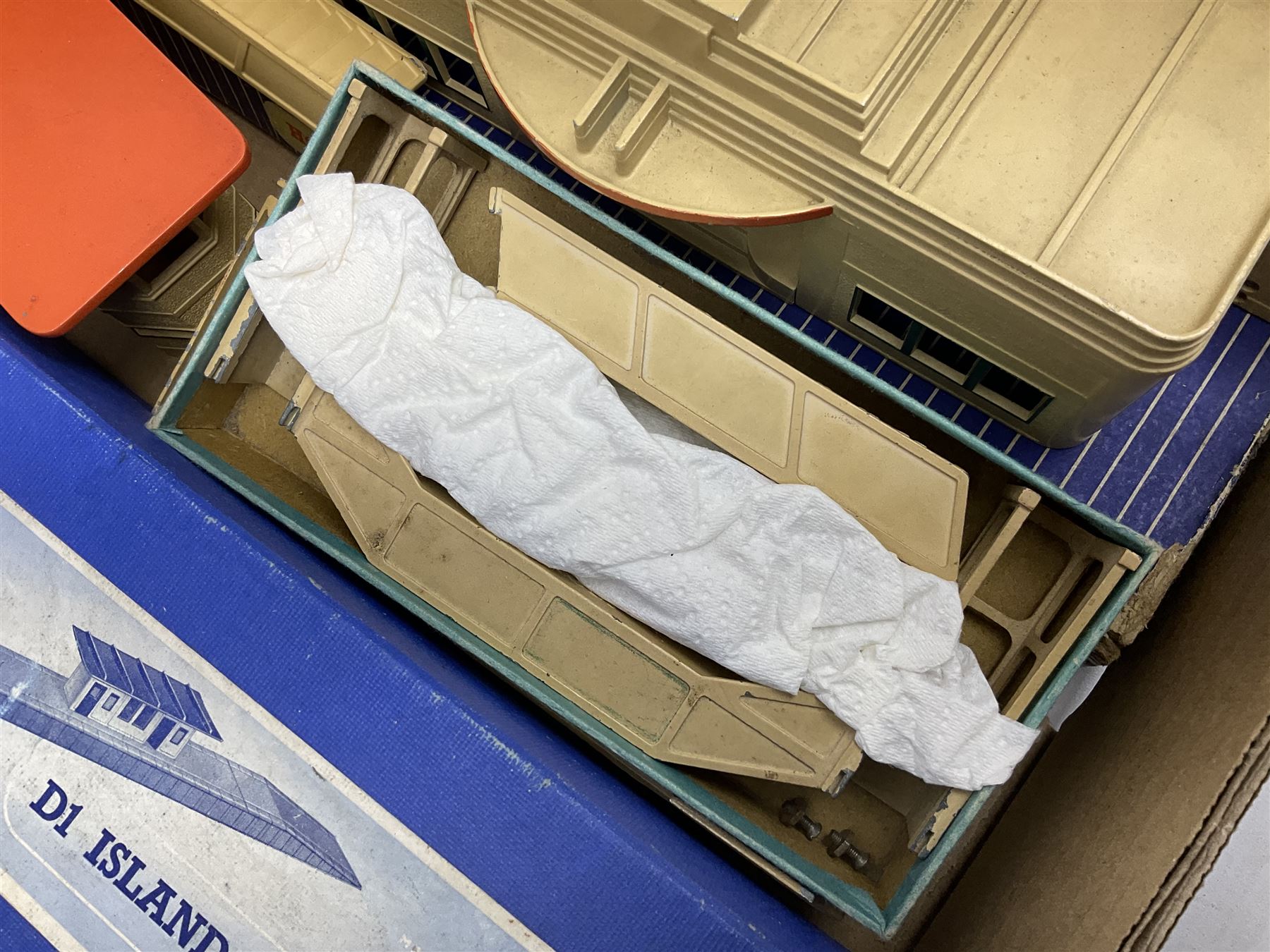 Hornby Dublo - D1 Turntable, D1 Island Platform and D1 Footbridge; all boxed; Through Station, Girder Bridge, signal box, level crossing, footbridge, quantity of buffer stops, power controller etc; unboxed