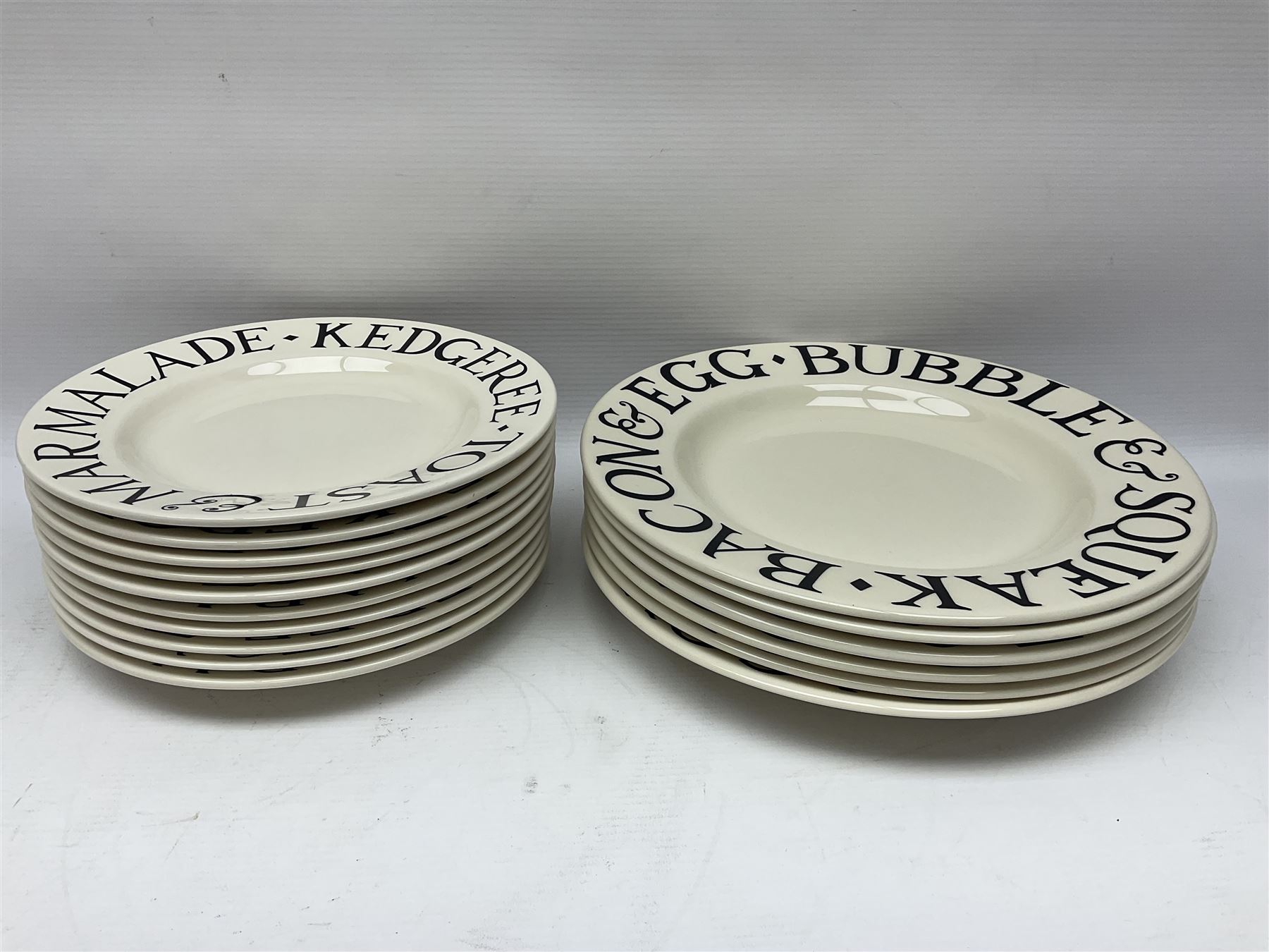 Emma Bridgewater part dinner service in Black Toast pattern, including six dinner plates, eight pasta plates in two sizes, ten side plates etc (31)