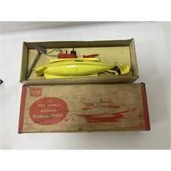 Sutcliffe ‘Sea Wolf’ clockwork atomic submarine, boxed; Mamod SP2 Steam Engine, lacking chimney; with quantity of playworn die-cast vehicles to include Corgi, Matchbox etc