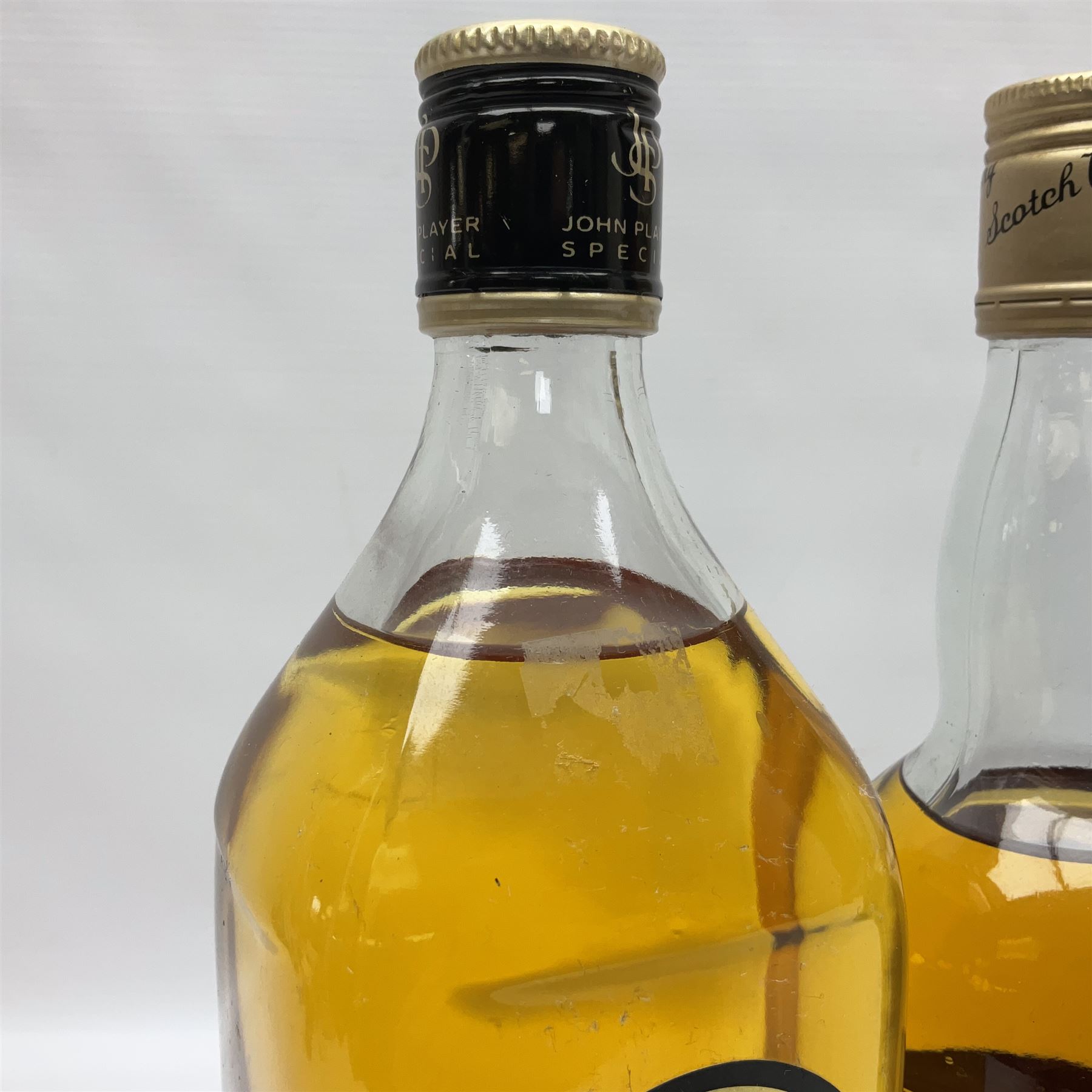 Ten bottles of blended Scotch whisky, including Macleod's Isle of Skye, Dalmeny De Luxe, Arden House, etc, various contents and proofs (10)