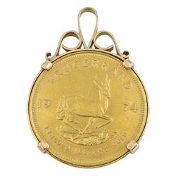 South Africa 1974 one ounce fine gold Krugerrand, loose mounted in 9ct gold pendant