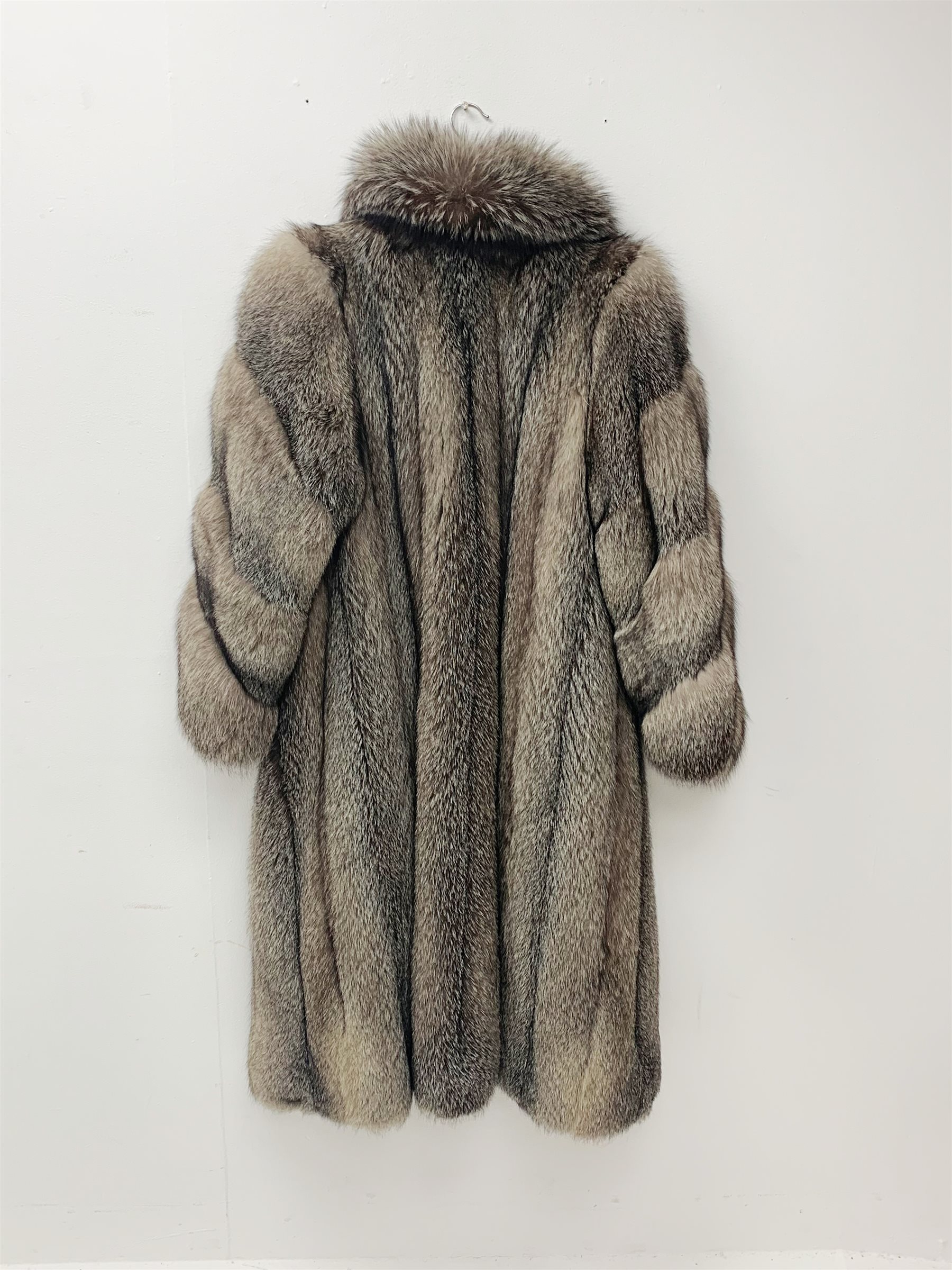Fine quality full length Silver Fox fur Coat, approx. size 12 - 14, (underarm to underarm measures 55cm)
