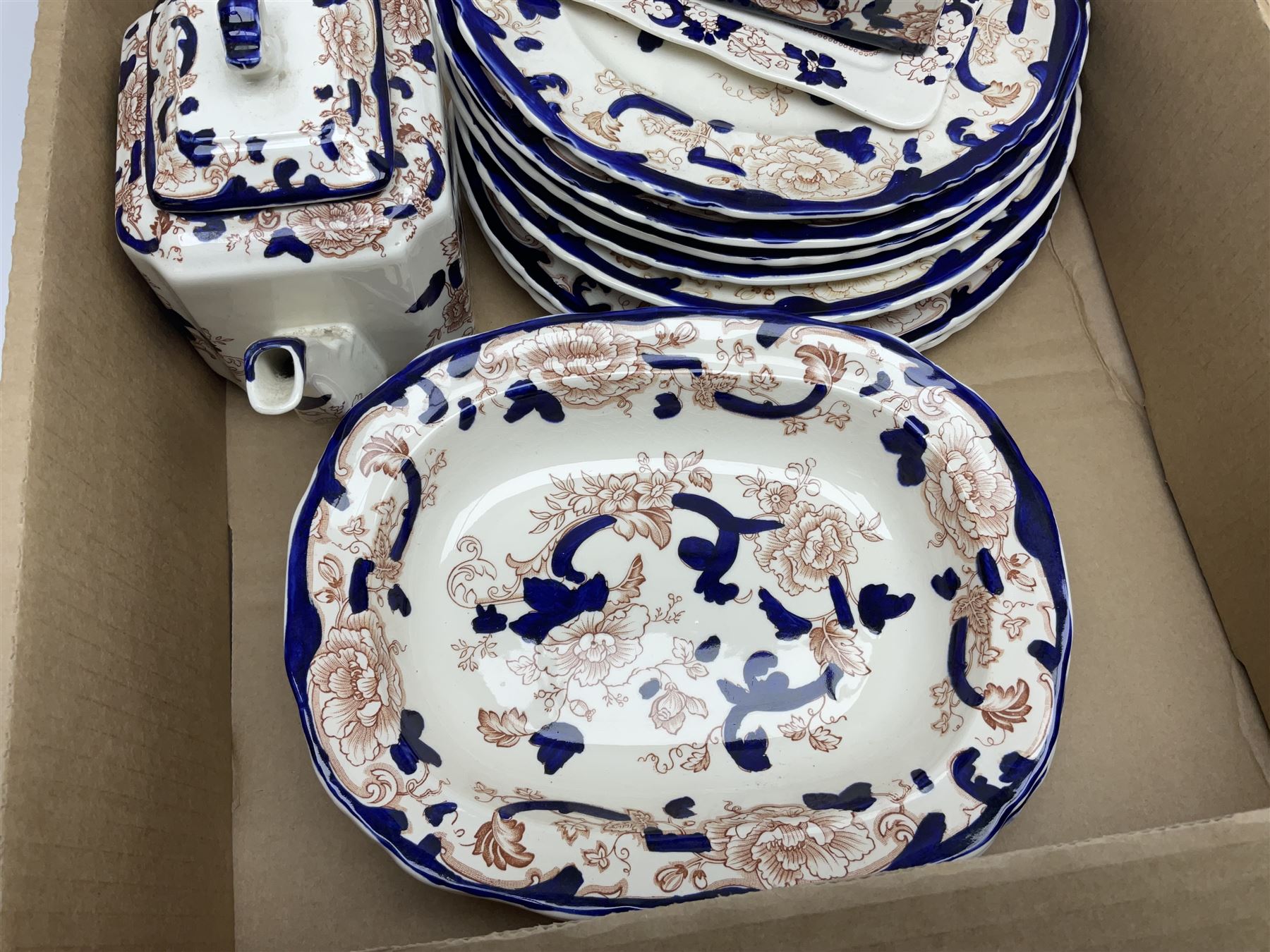 Masons Ironstone Mandalay pattern ceramics, including teapot, jar and cover, fruit bowl, butter dish, plates and bowls, etc, in two boxes 