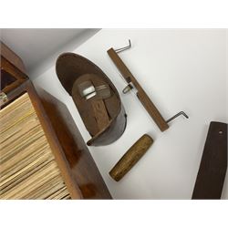 Underwood & Underwood sun sculpture stereoscope viewer, together with three other stereoscope viewer, and box of stereoscopic views by Realistic Travels 