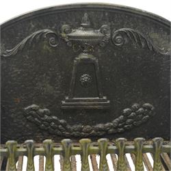 Adam style cast iron fire grate, shaped arched back plate cast with classical urn and scrolling acanthus, railed basket with pierced grate bars, on four cabriole supports