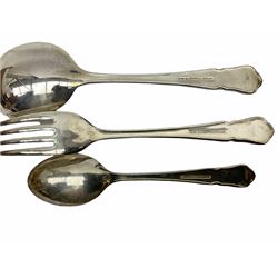 Canteen of silver plated Arthur Price of England cutlery, contained in a wooden case. 