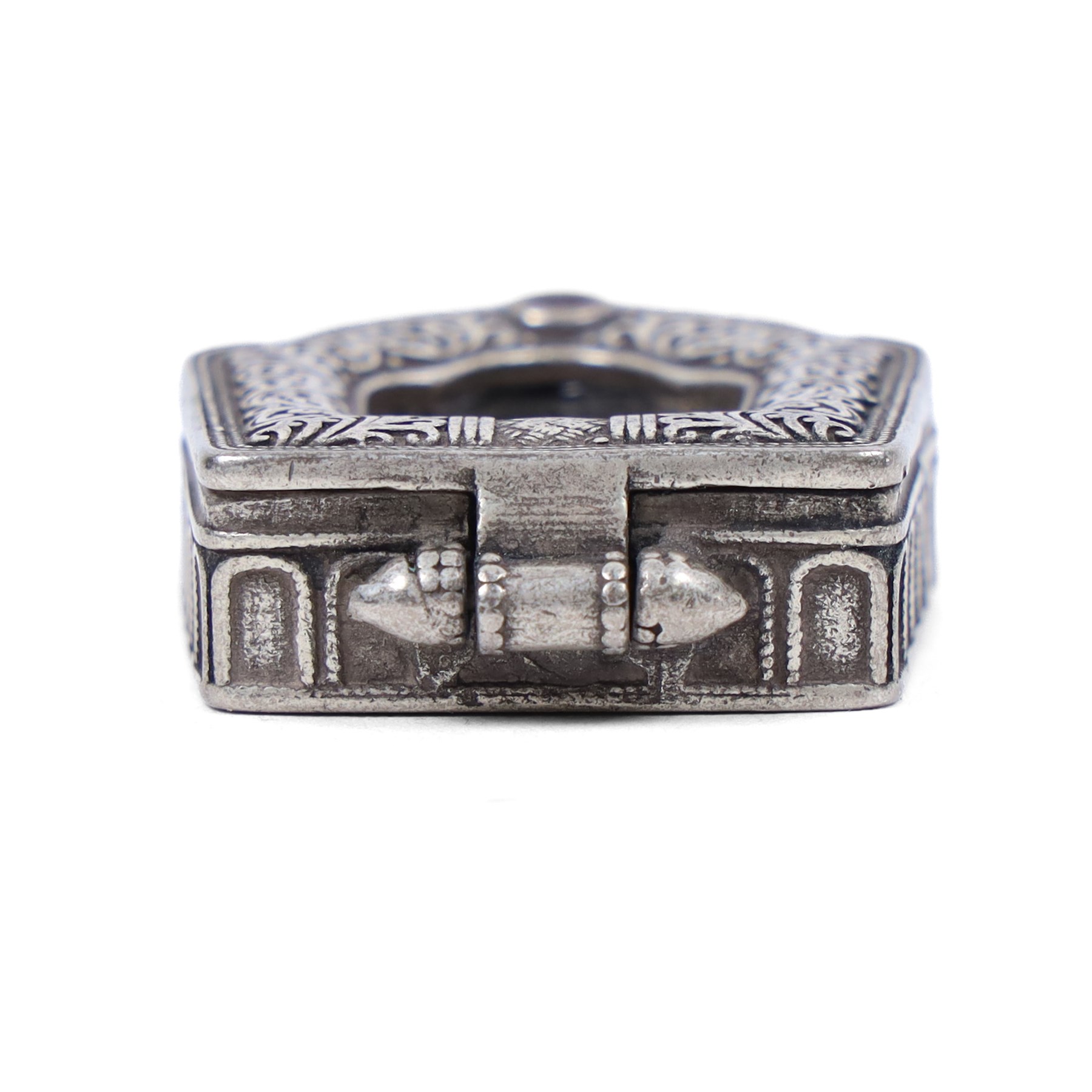 Pair of Tibetan prayer boxes, H5cm