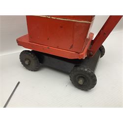 Mamod TE1a steam traction engine with burner, bunker, steering rod and funnel; red and black painted Tri-ang tin-plate Jones KL44 mobile crane; and two Hull Savings Bank Home Safe money boxes; all unboxed (4)