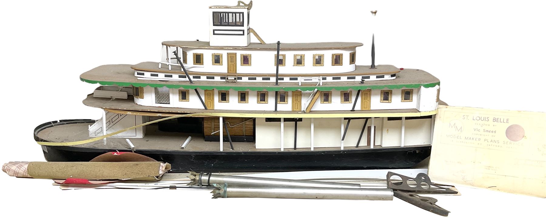 Model of St.Louis Belle paddle boat, L118cm, together with a box of additional parts and model plans by Vic Smeed