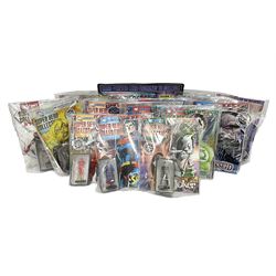 Eaglemoss DC Comics Super Hero Collection - sixteen magazines with models each as issued in unopened plastic bags (16)