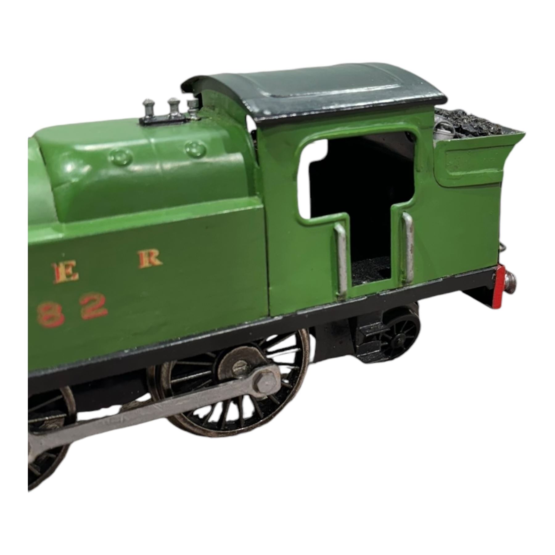 Hornby 0 gauge LNER N2 Class 0-6-2 locomotive no. 2682, in green livery