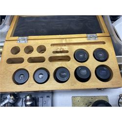 Large collection of microscope lenses, for various microscopes 
