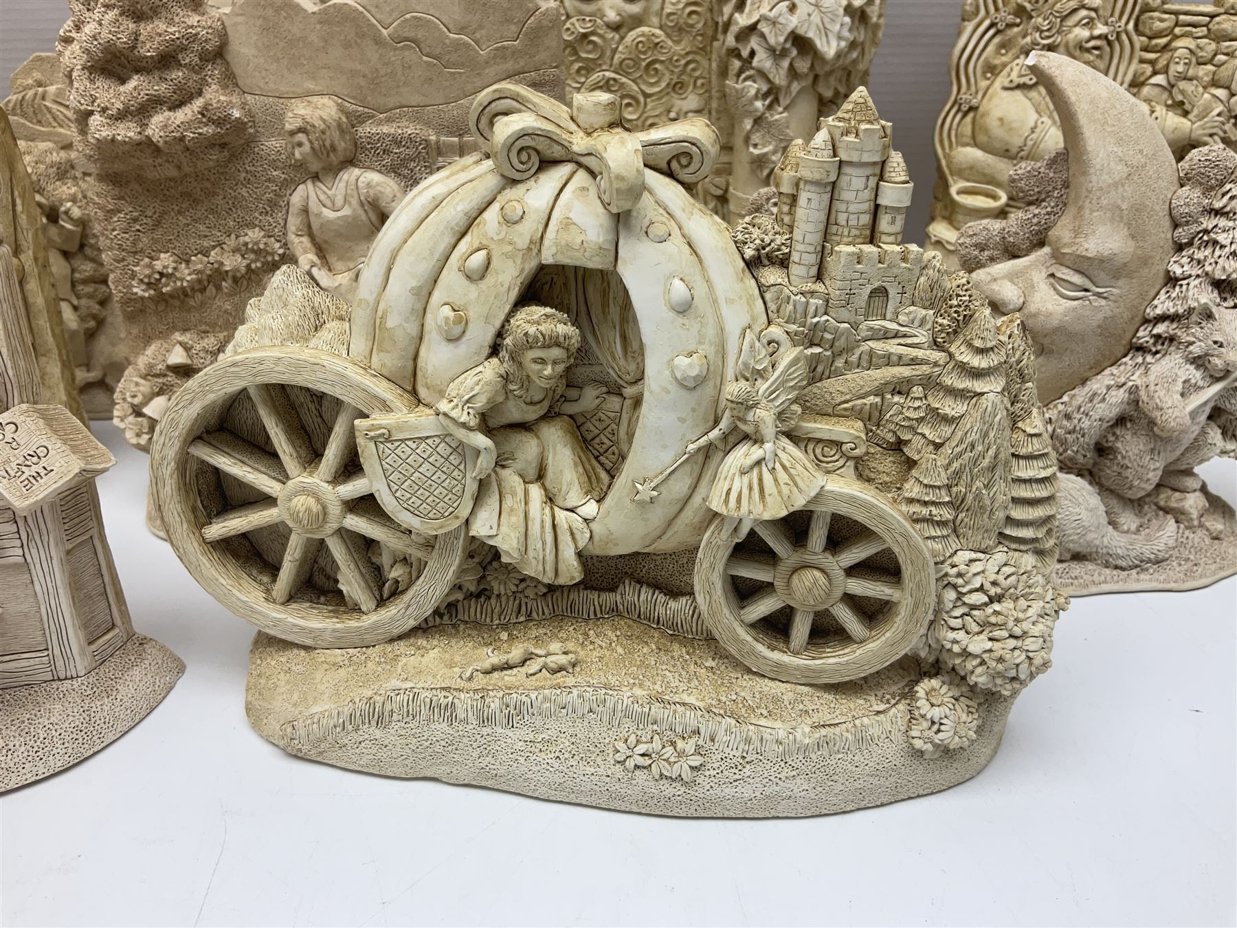 Thirty three Lilliput Lane models from the British collection and