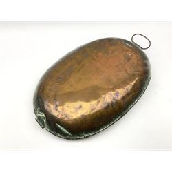 Copper coaching foot warmer, of oval form, L42m