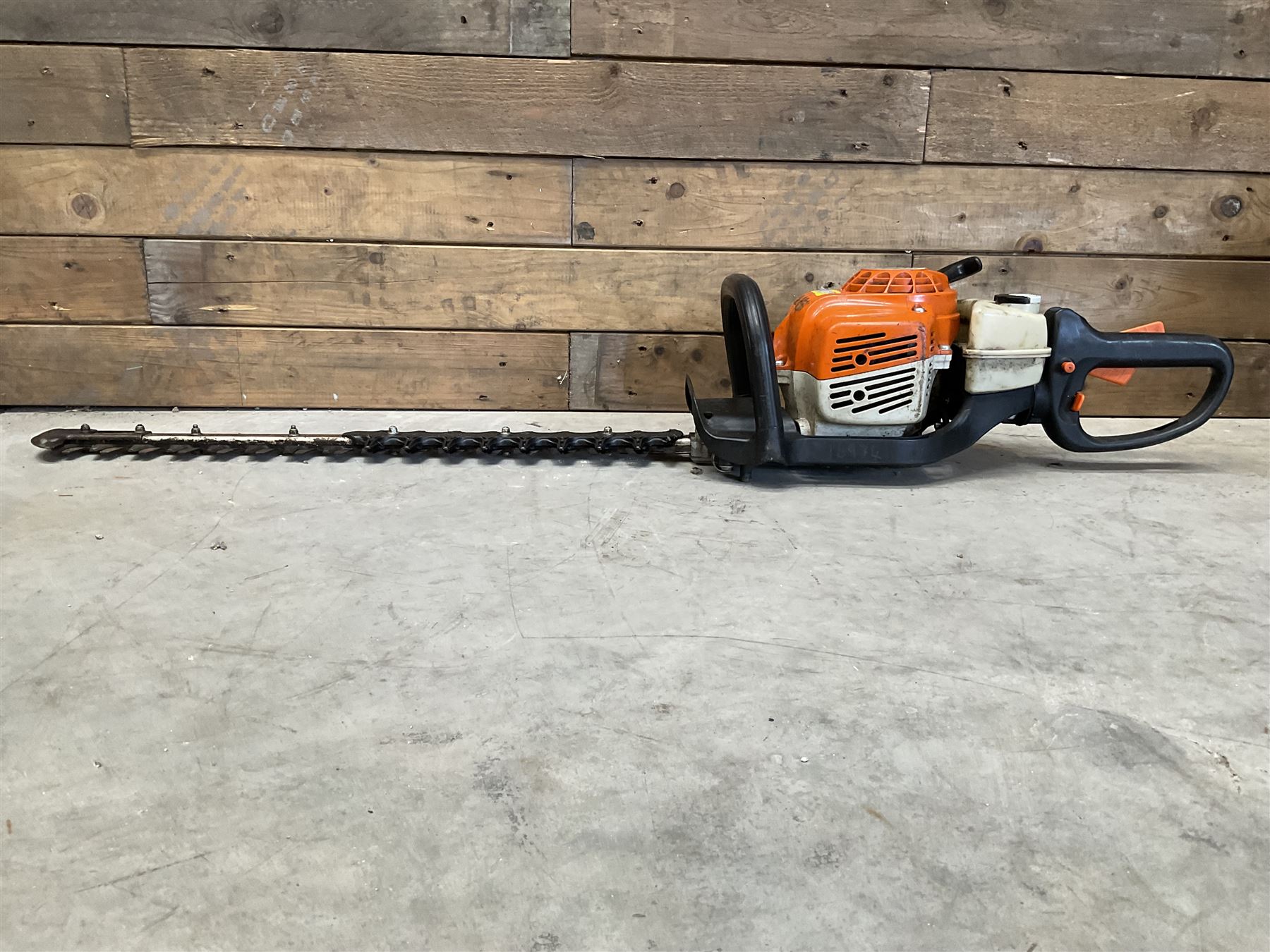Stihl HS 81R petrol hedge trimmer, 30'' double sided