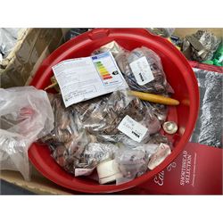 Daiwa 7700A fishing real, together with ice skate blades, pen nibs and other collectables 