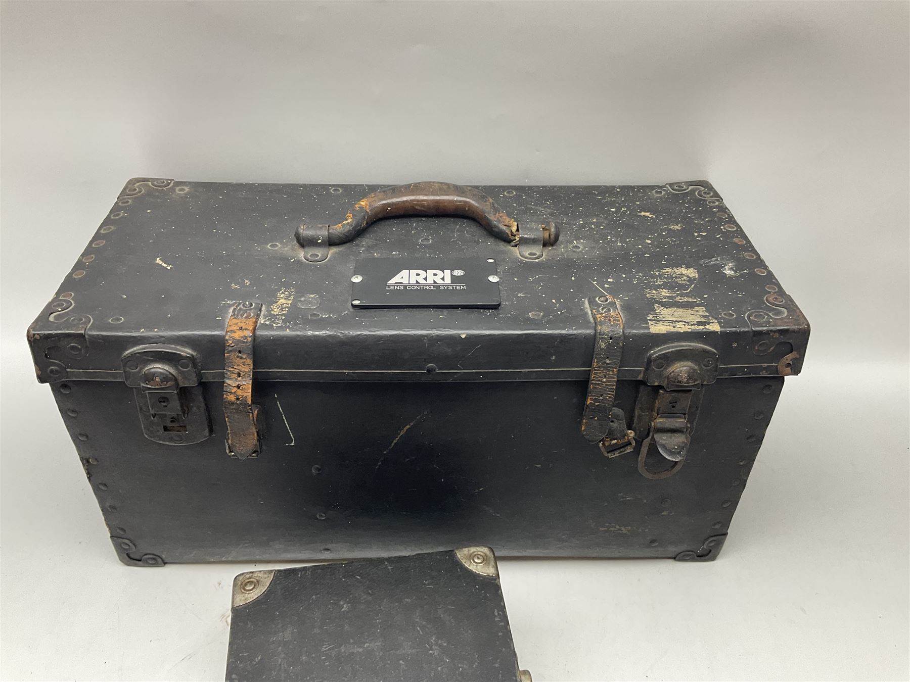 Arriflex 16 camera body, serial no. 11250, three 400ft magazines, cased filter set, 'Angenieux-Zoom Type 4x17.5B F.17.5-70mm' lens, serial no. 1199886 cases and other Addiflex equipment in hard case 