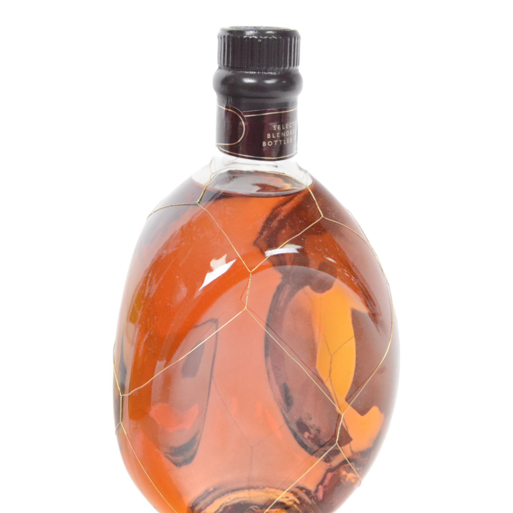 Mix alcohol; Dimple De Luxe Scottish whisky, J & B blended scotch whisky, Drambuie etc various contents and proof  