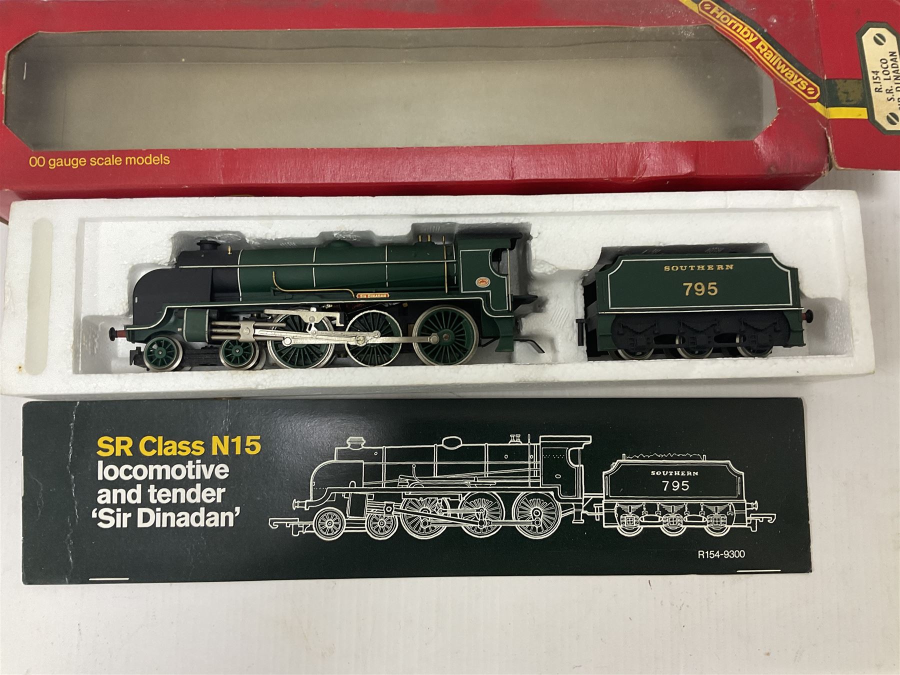 Hornby ‘00’ gauge - Class N15 4-6-0 ‘Sir Dinadan’ locomotive no.795 in SR green; Coronation Class 7P 4-6-2 ‘Duchess of Sutherland’ locomotive no.6233 in LMS maroon; Class 7P 4-6-2 ‘The Princess Royal’ locomotive no.6200 in LMS maroon; Class A4 4-6-2 ‘Mallard’ locomotive no.60022 in BR green; in original boxes (4) 