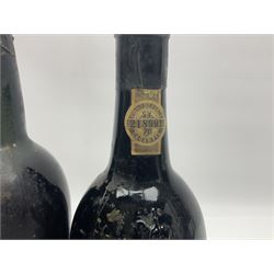 Warre's 1985, vintage port, 75cl unknown proof, and Cockburn 1960, vintage port (2)