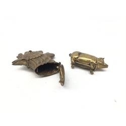   Edwardian gilt metal Cockerel head vesta with beak release mechanism H5cm and similar vesta in the form of a Pig (2)   