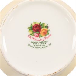 Royal Albert Old Country roses part tea and dinner service, including teapot, milk jug, open sucrier, cake stand, six dinner plates, etc