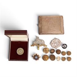 Lincolnshire regiment 1893  silver regimental brooch, hallmarked, together with Royal Linc...