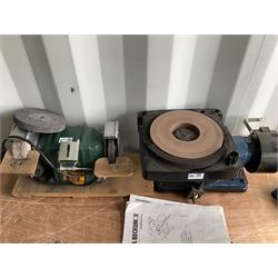 Record RPBG6 and Draper GWD205A Wet and dry bench sharper - THIS LOT IS TO BE COLLECTED BY APPOINTMENT FROM DUGGLEBY STORAGE, GREAT HILL, EASTFIELD, SCARBOROUGH, YO11 3TX