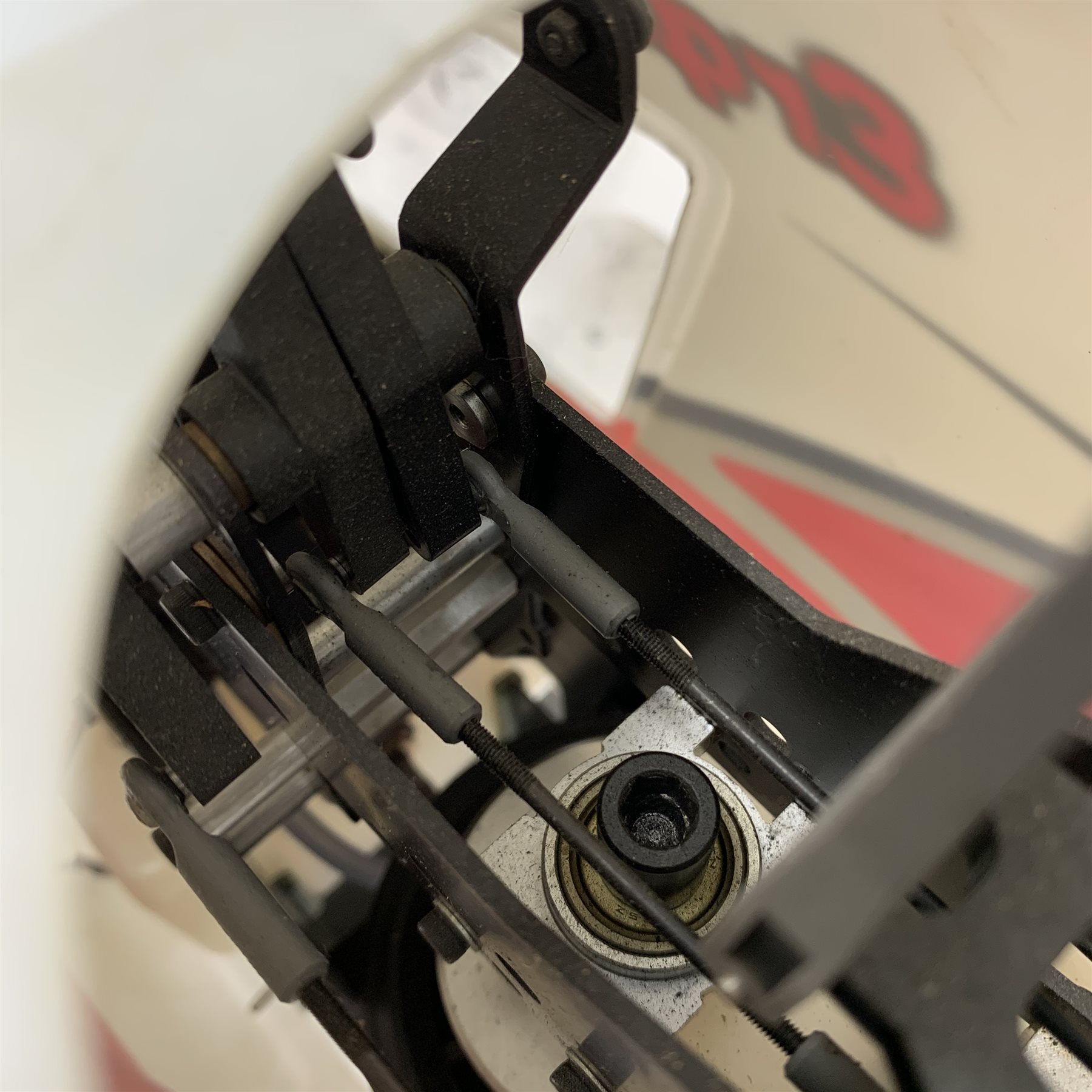 JR PROPO Ergo60 nitro model helicopter with accessories in wooden case 