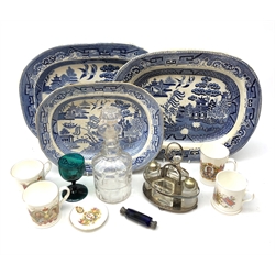  Victorian double ended Bristol blue glass scent bottle, L10cm, three Victorian blue and white Willow pattern meat plates, silver-plated cruet, 19th century emerald green drinking glass, Edwardian and later commemorative mugs, decanter and other ceramics  