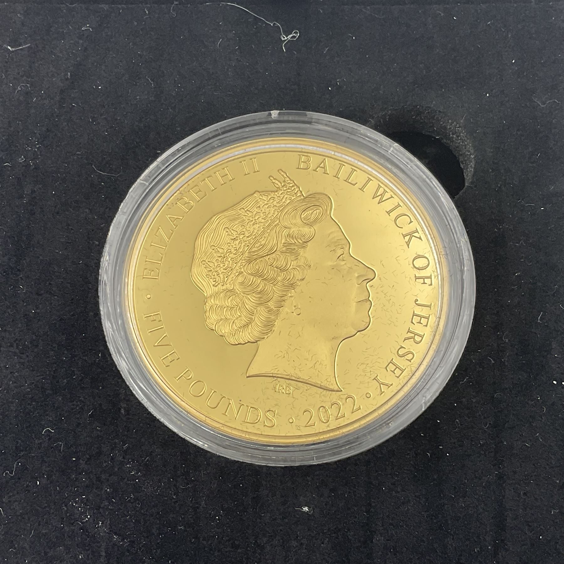 Queen Elizabeth II Bailiwick of Jersey 2022 'The 600th Anniversary of Henry V' gold proof five pound coin, cased with certificate