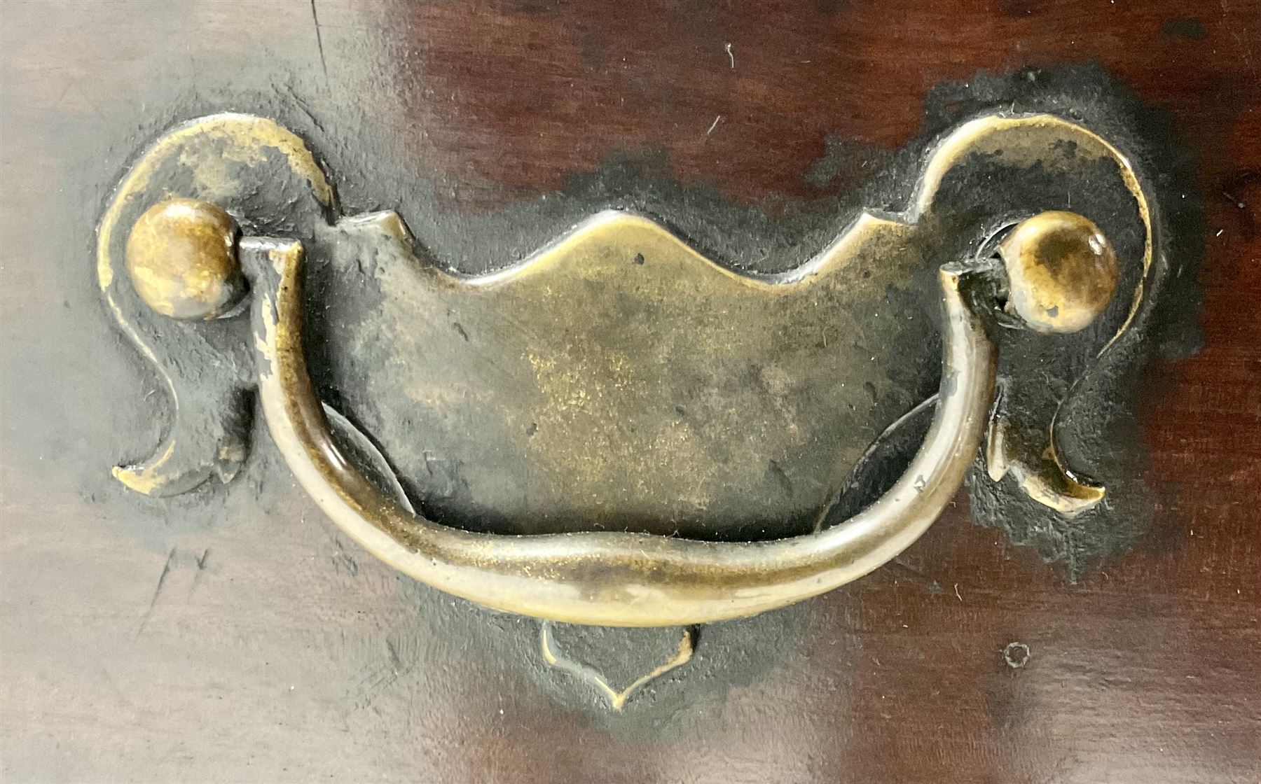 George III mahogany bureau, fall front with sliding stays, single frieze drawer, square supports with inner chamfer and outer moulded edge