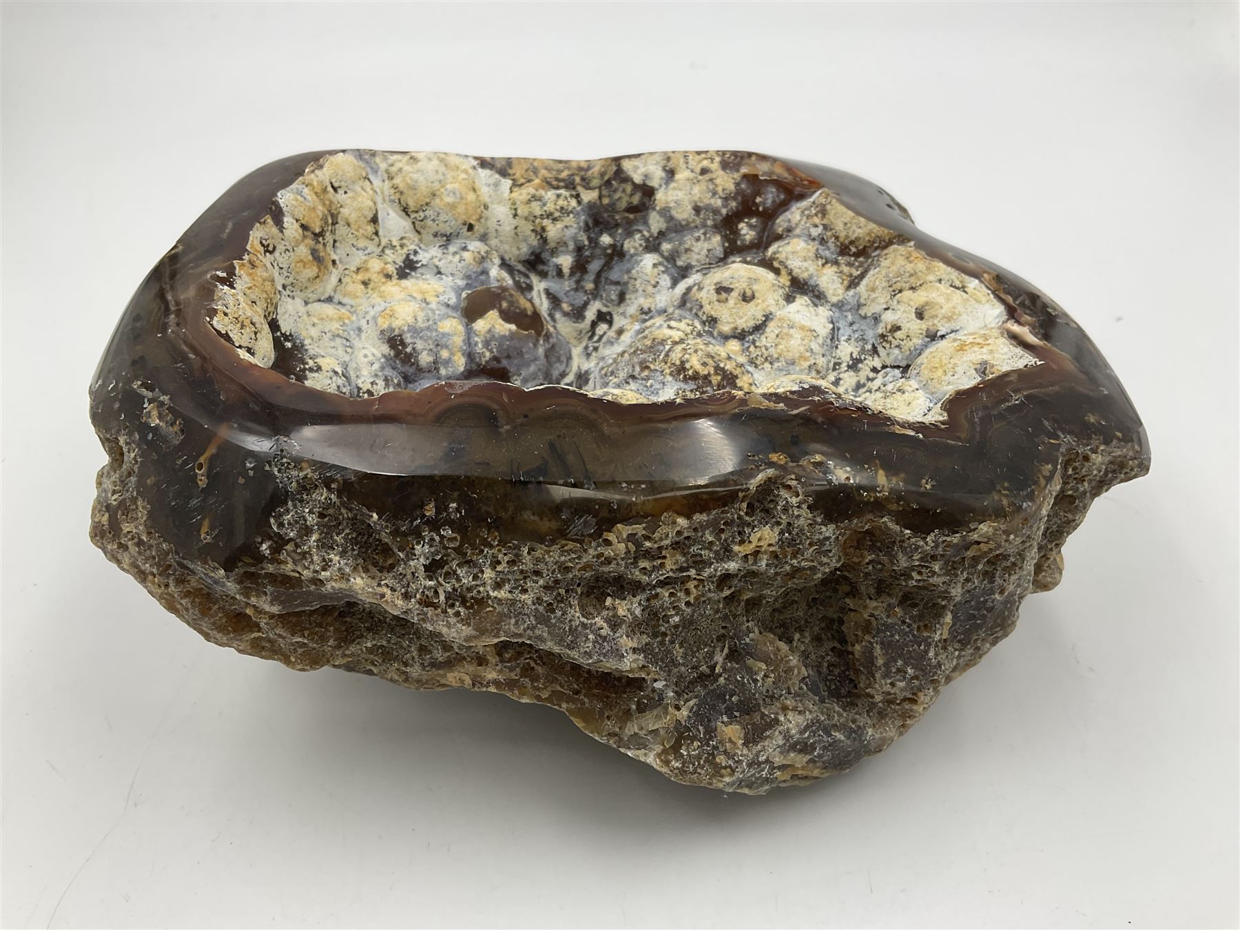 Agate crystal geode cluster, in brown and white tones, H7cm