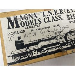 ‘00’ gauge - ten scale model kits to include loco, chassis and tender kits from Alan Gibson, D&S Models, Keyser, GEM Models, Wills Finecast in a whisky tin etc; all boxed 