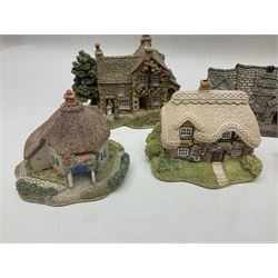 Seventeen Lilliput Lane models, to include The Dalesman, Windy Ridge, Cat Coombe Cottage, Granny Smiths, ect, all with deeds and original boxes (17)