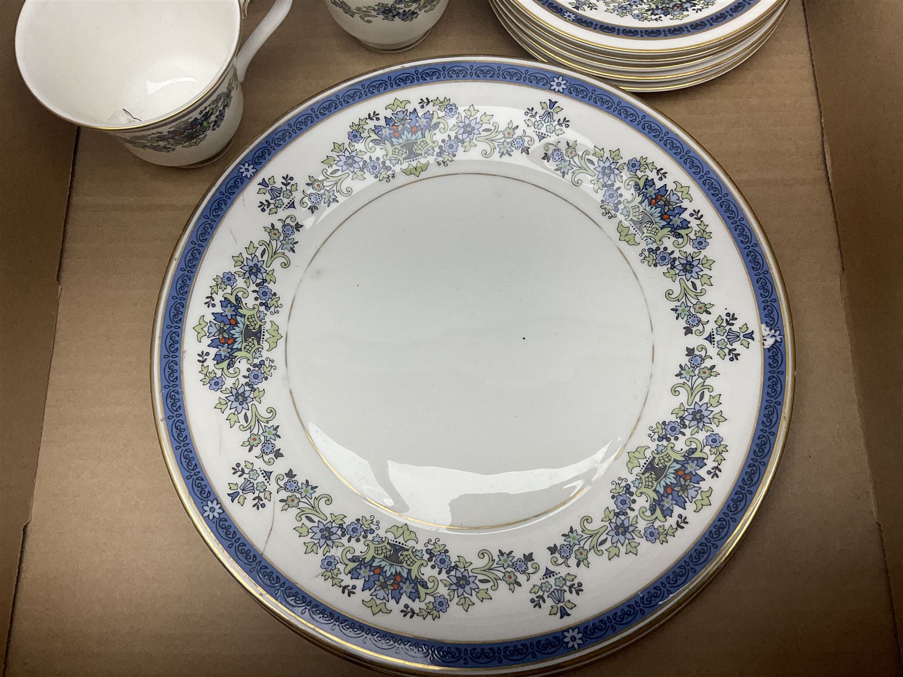 Royal Doulton Venetia patter dinner and tea wares, to include cups, saucers, dinner plates, small bowls, serving bowls, etc, in two boxes 