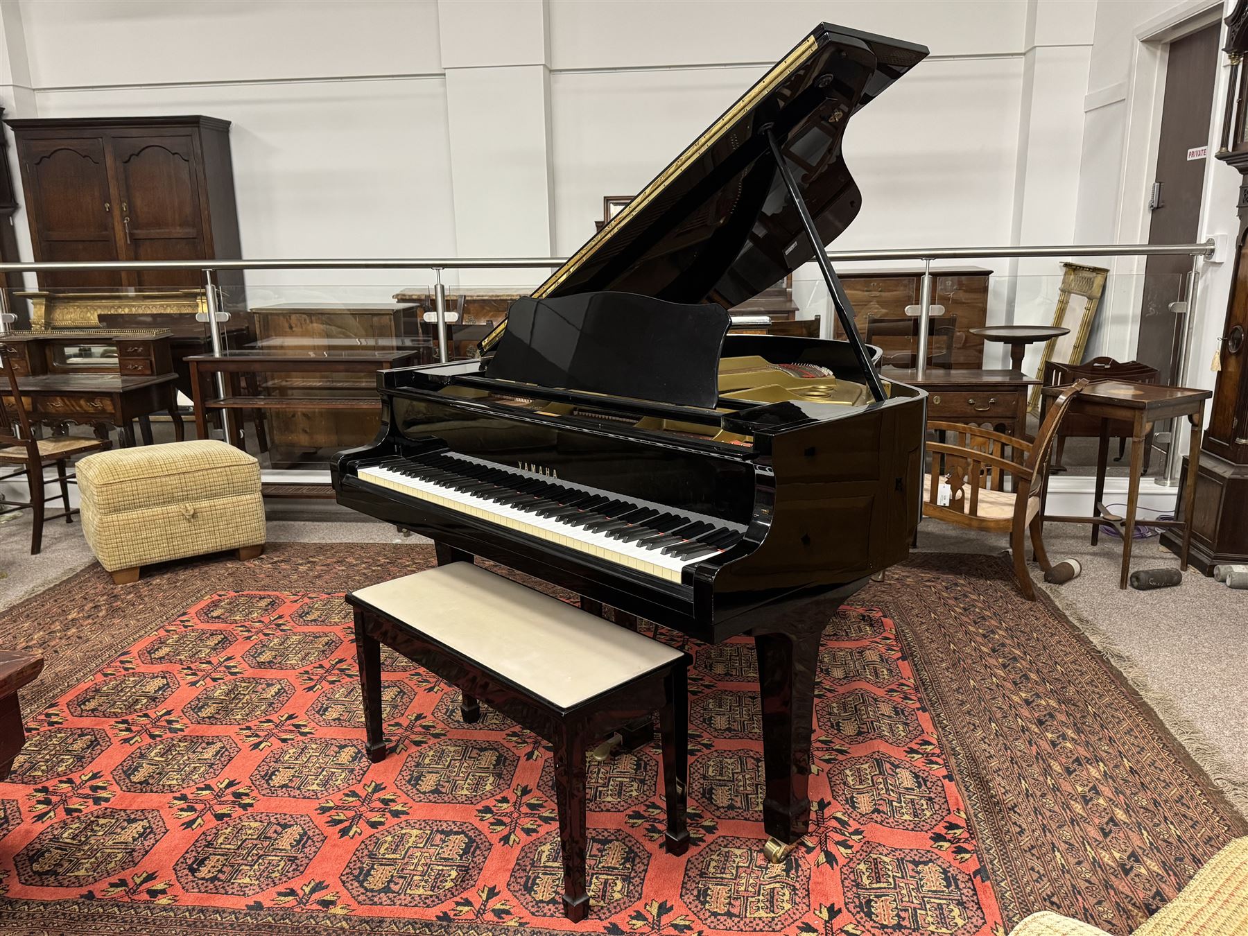 Yamaha - Baby Grand (5' 3