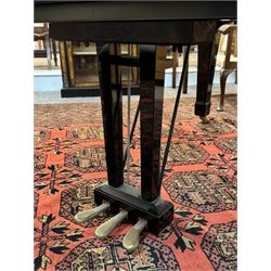 Yamaha - Baby Grand (5' 3