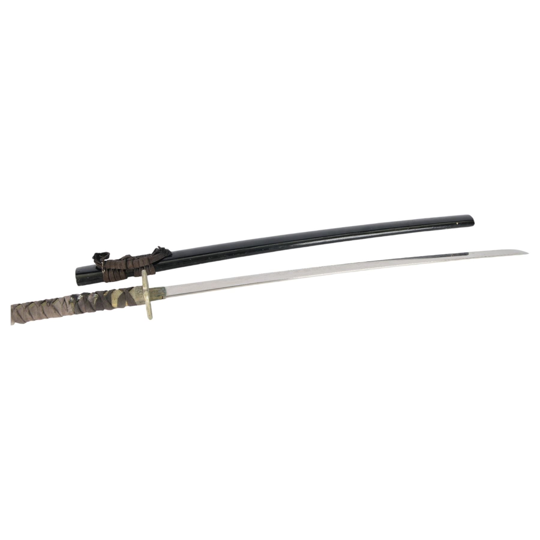 japanese-katana-with-circular-tsuba-with-simple-flower-decoration-with