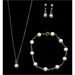 Gold cultured pearl jewellery suite including pendant necklace, bracelet and a pair of pendant stud earrings, stamped 9ct 