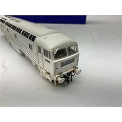 Heljan '00' gauge - BRCW 'Lion' locomotive no. D0260, limited edition of 4000 models 