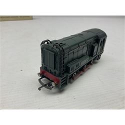 Wrenn '00' gauge - three Class 08 0-6-0 Diesel Shunting locomotives - No.7124 in LMS Black; No.D3464 in BR Blue; and No.D3783 in BR Green; all boxed with instructions (3)
