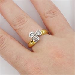 18ct gold three stone round brilliant cut diamond cluster ring, stamped 750, total diamond weight approx 0.60 carat