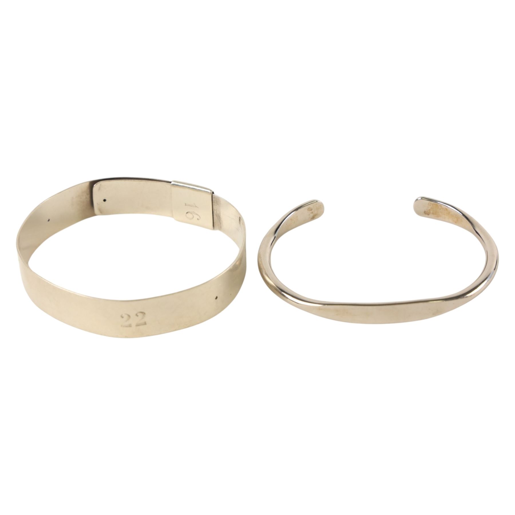 Two silver bangles, silver bottle collar etc